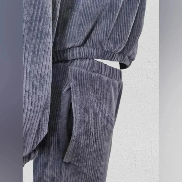 Old Navy Girls Velvet Ribbed Top and Flare Pants Set L (10/12) - Picture 5 of 11